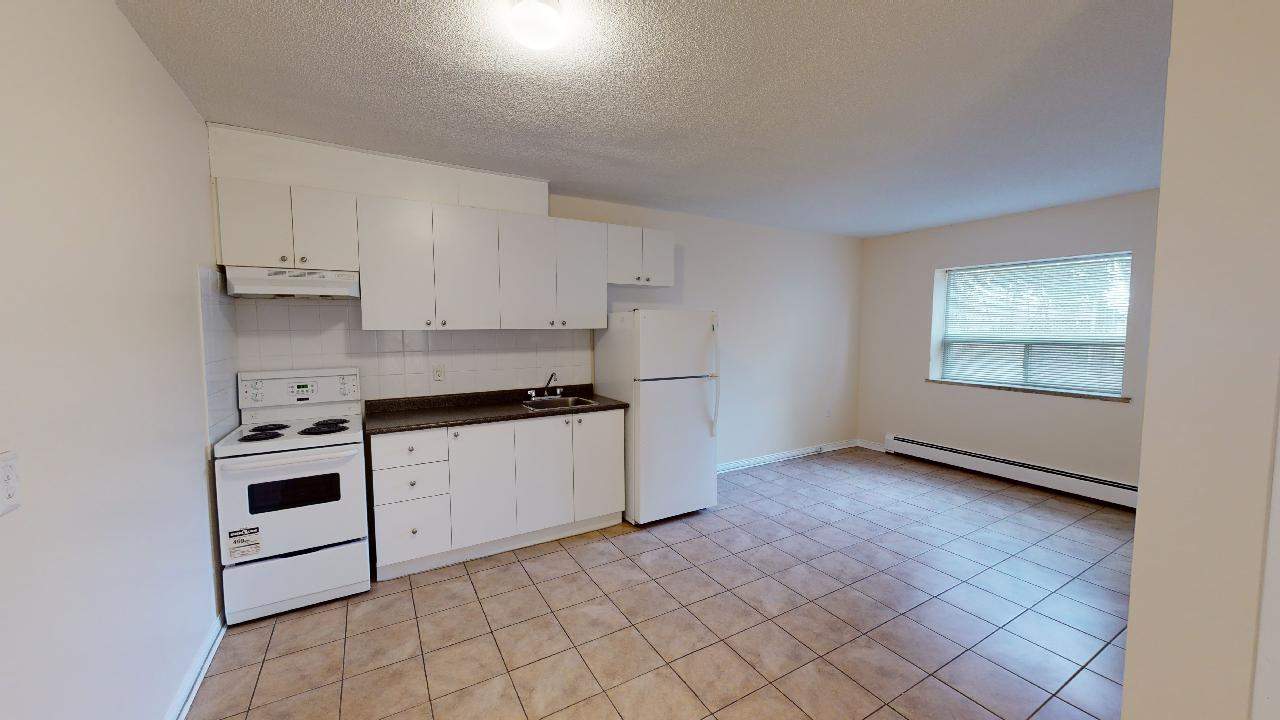 506 Danforth Apartments - Photo 13