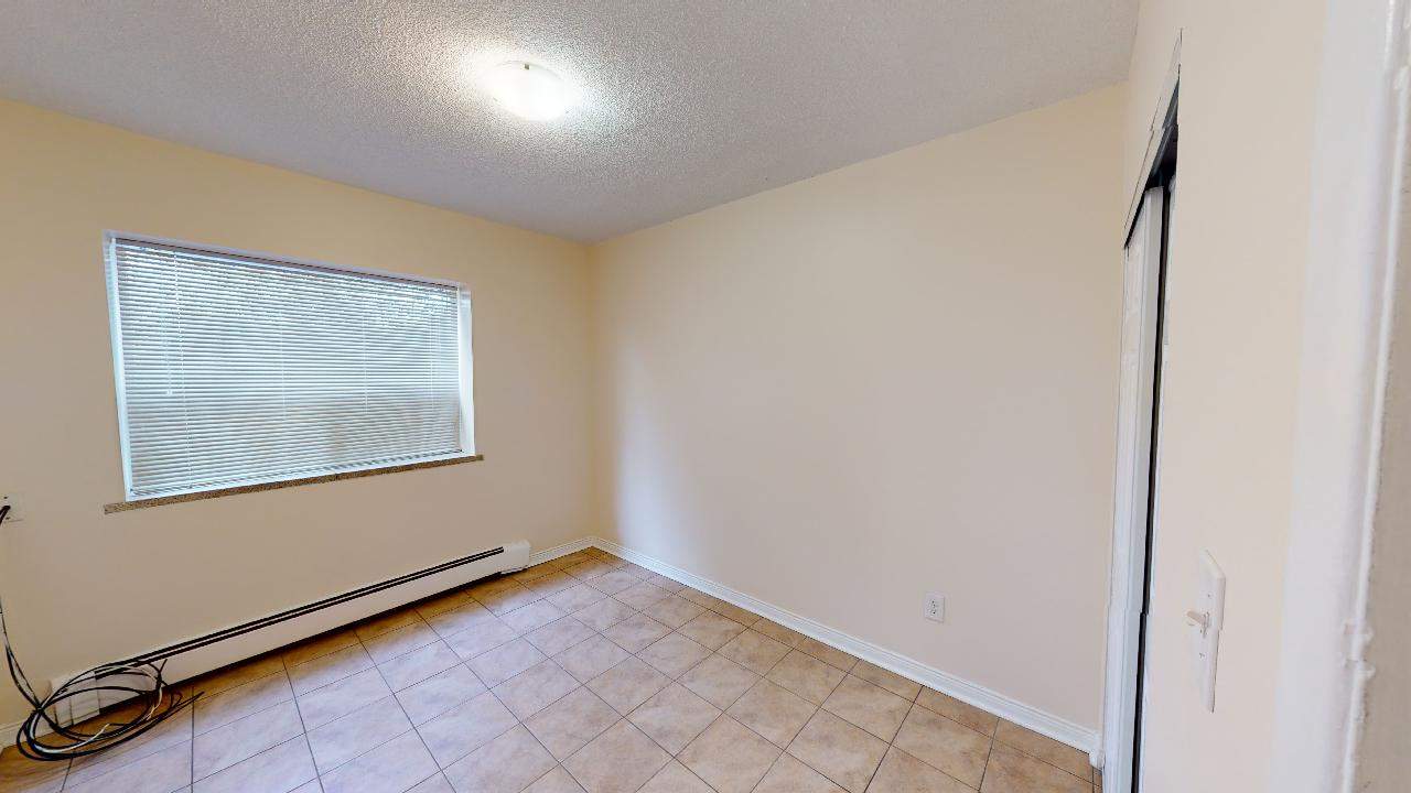 506 Danforth Apartments - Photo 15
