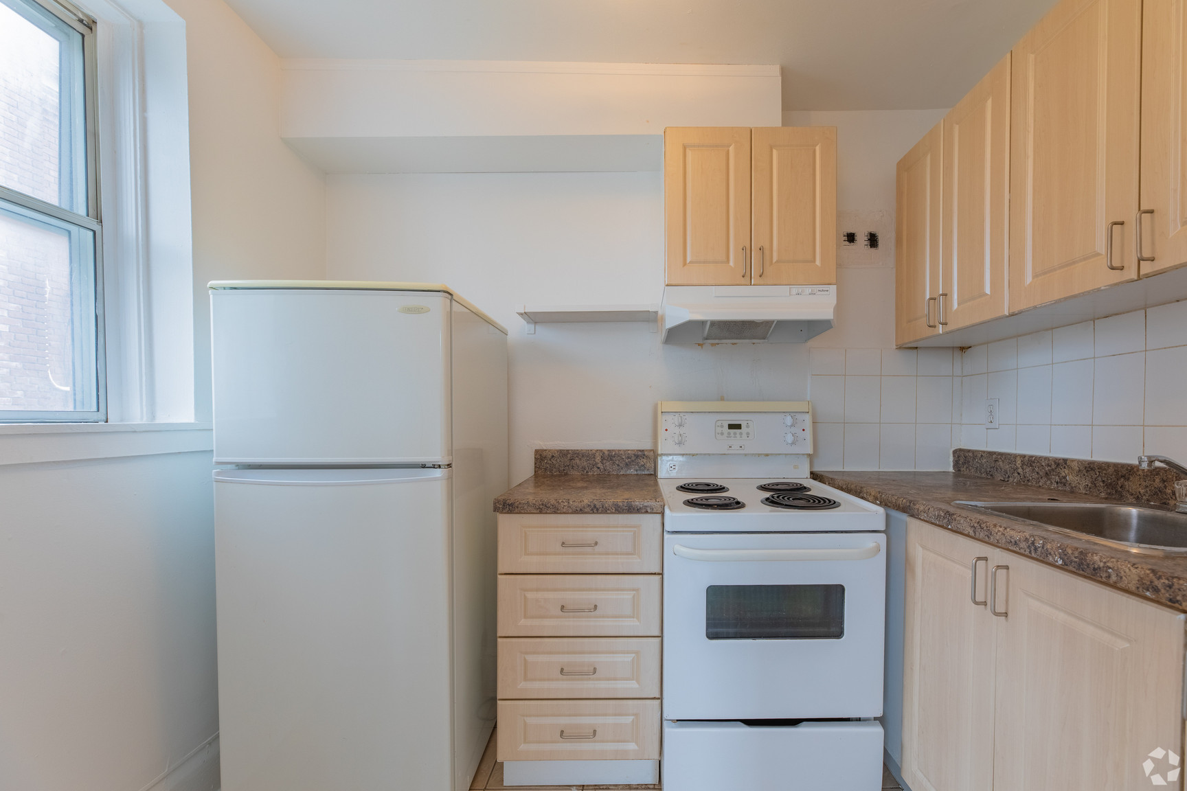 Donlands Apartments - Photo 8