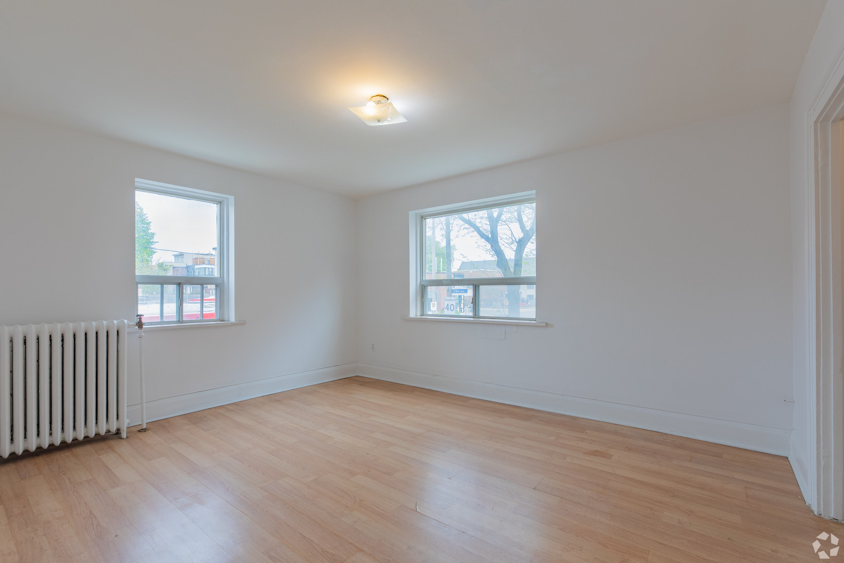 Donlands Apartments - Photo 9