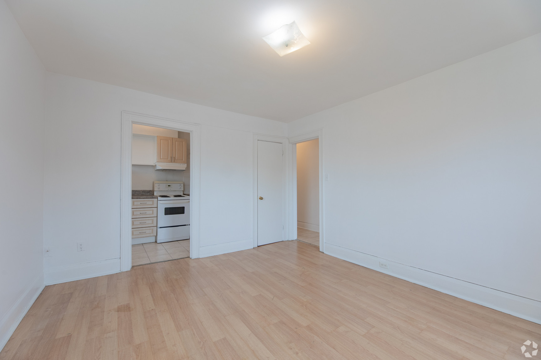 Donlands Apartments - Photo 11