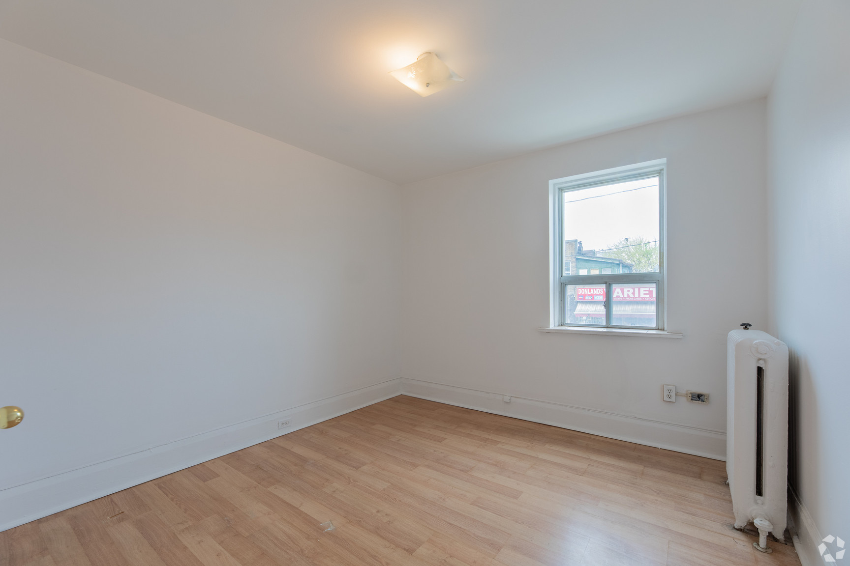 Donlands Apartments - Photo 13