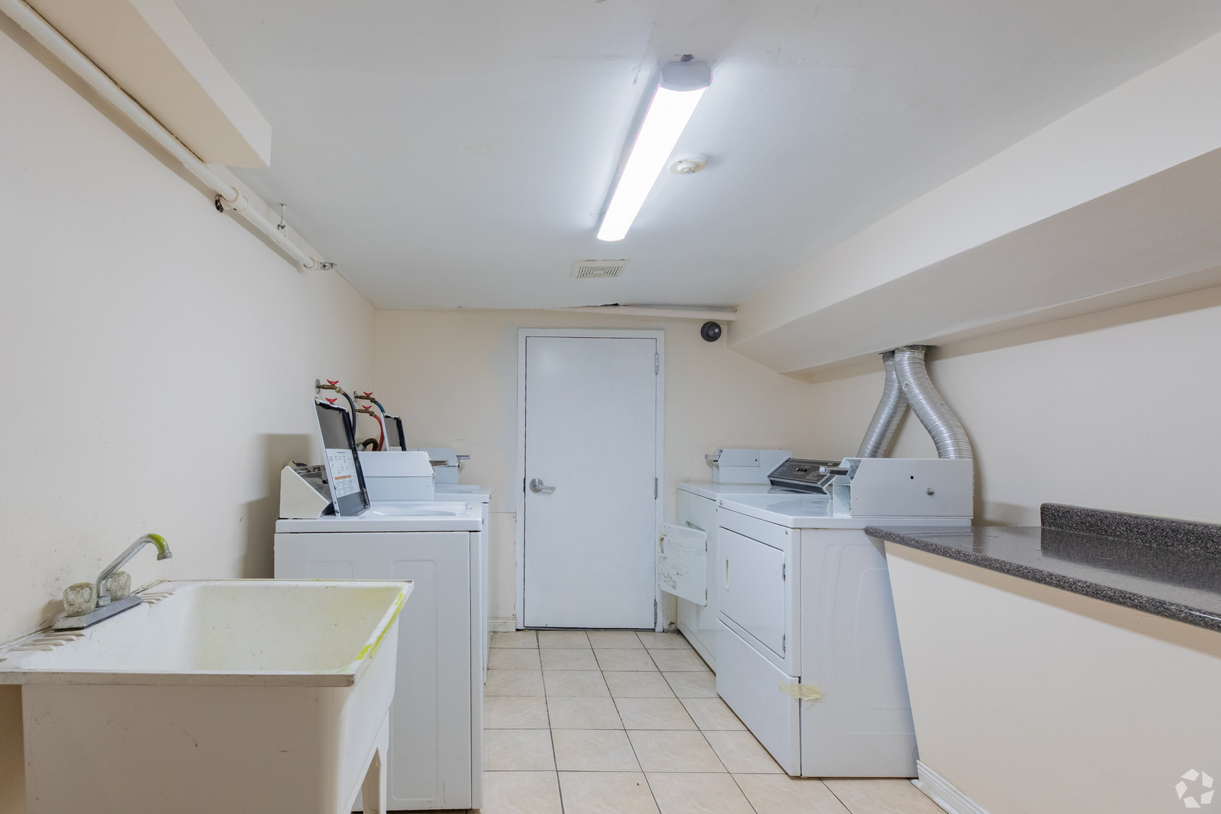 Donlands Apartments - Photo 25