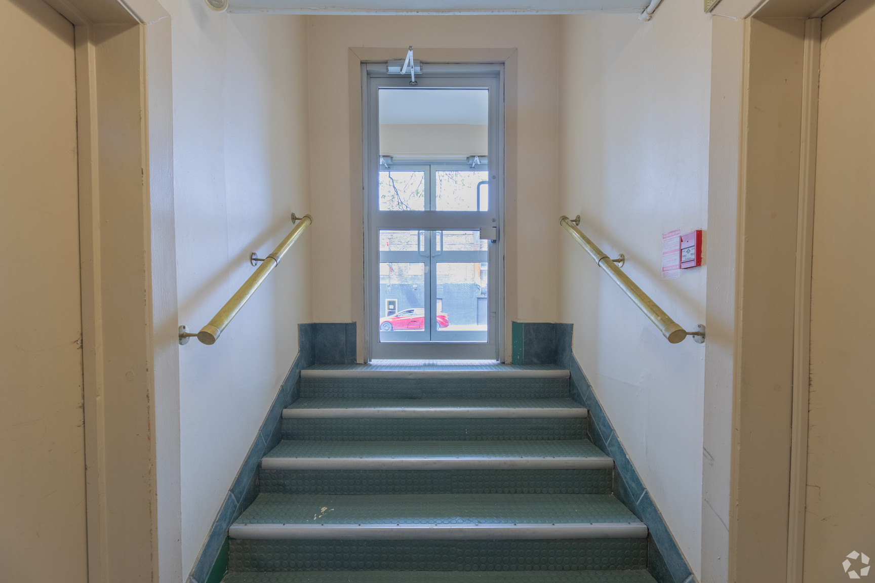 Donlands Apartments - Photo 7