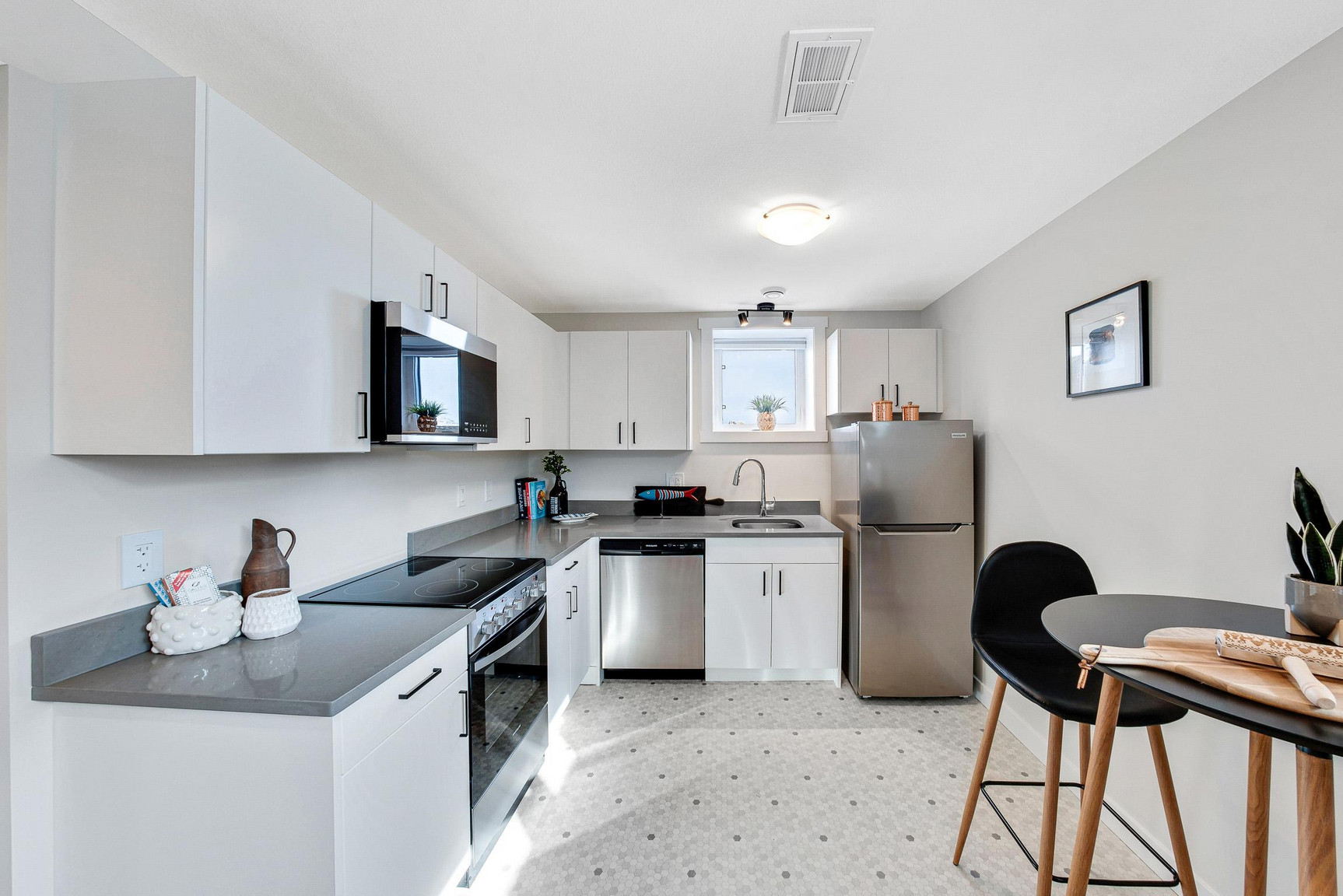 The Meadows - Basement Suites - Photo 5