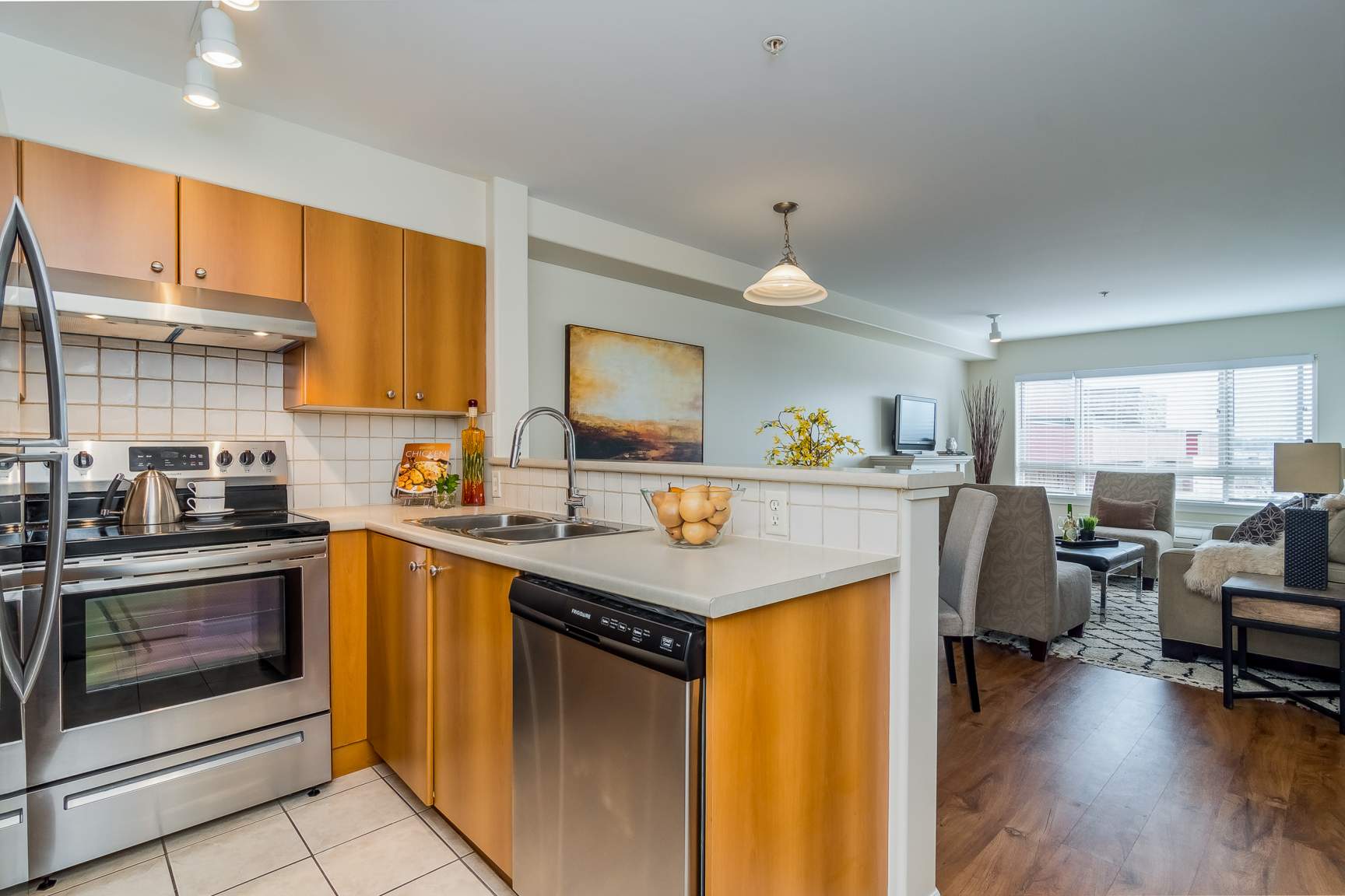 Langley Apts - Photo 2