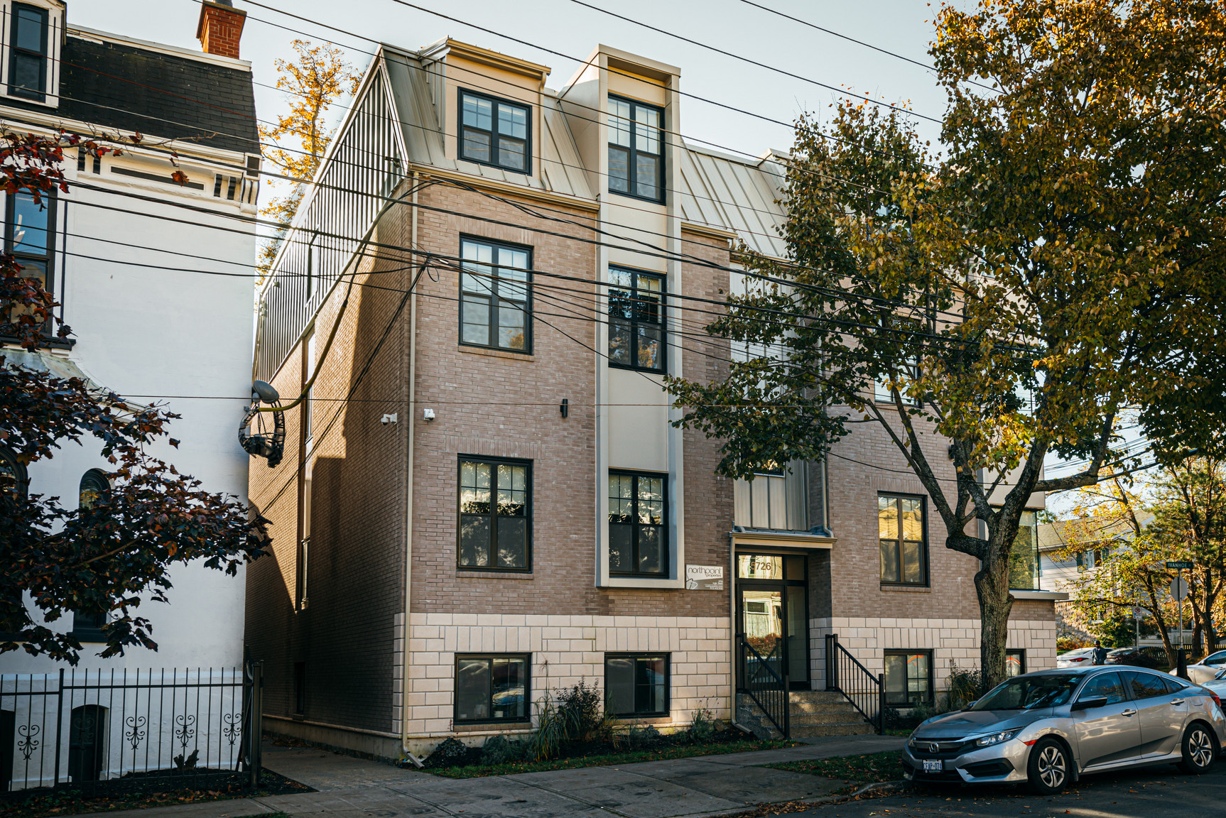 5726 Inglis Street