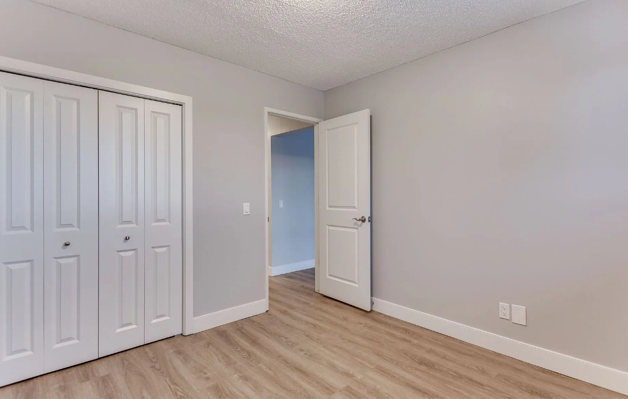 Elliston Place Apartments - Photo 9