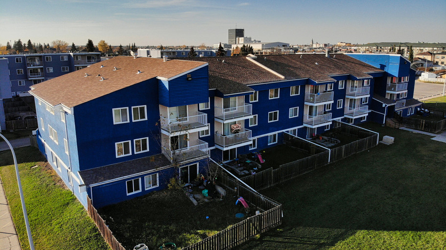 The Courtyards Apartments