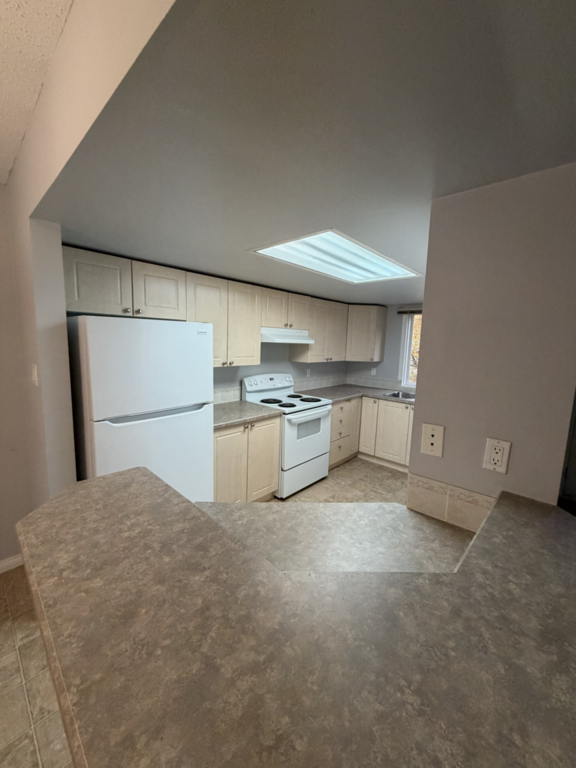 Greenstone Place - 3 Bedroom 1.5 Bath Townhouse 3