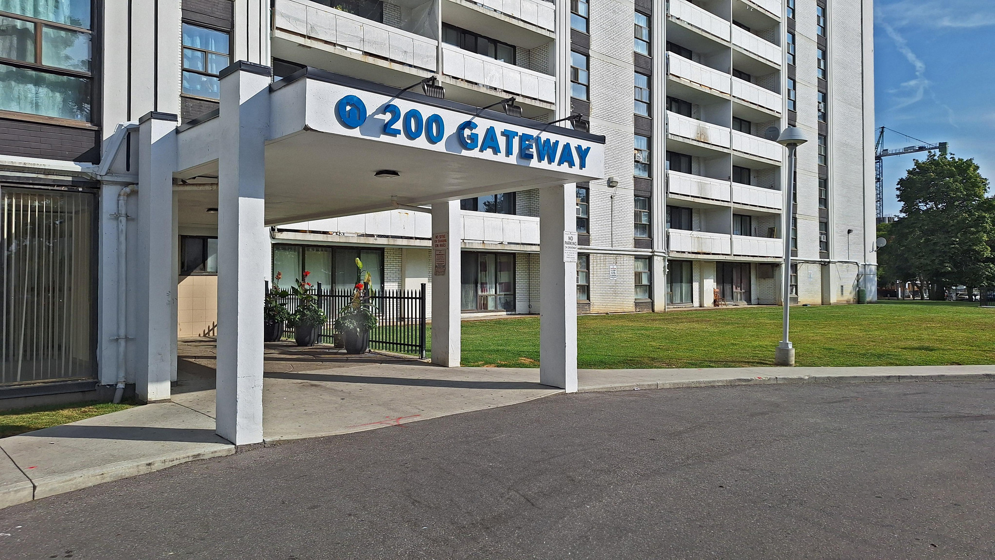 200 Gateway Blvd  - Photo 10