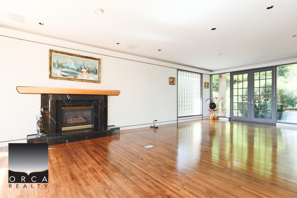687 Beachview Drive, North Vancouver - Photo 2