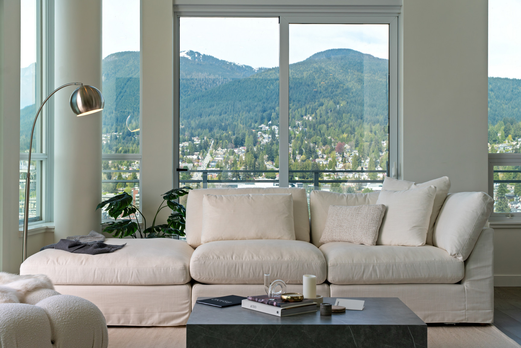 2403-125 East 14th, North Vancouver - Photo 4