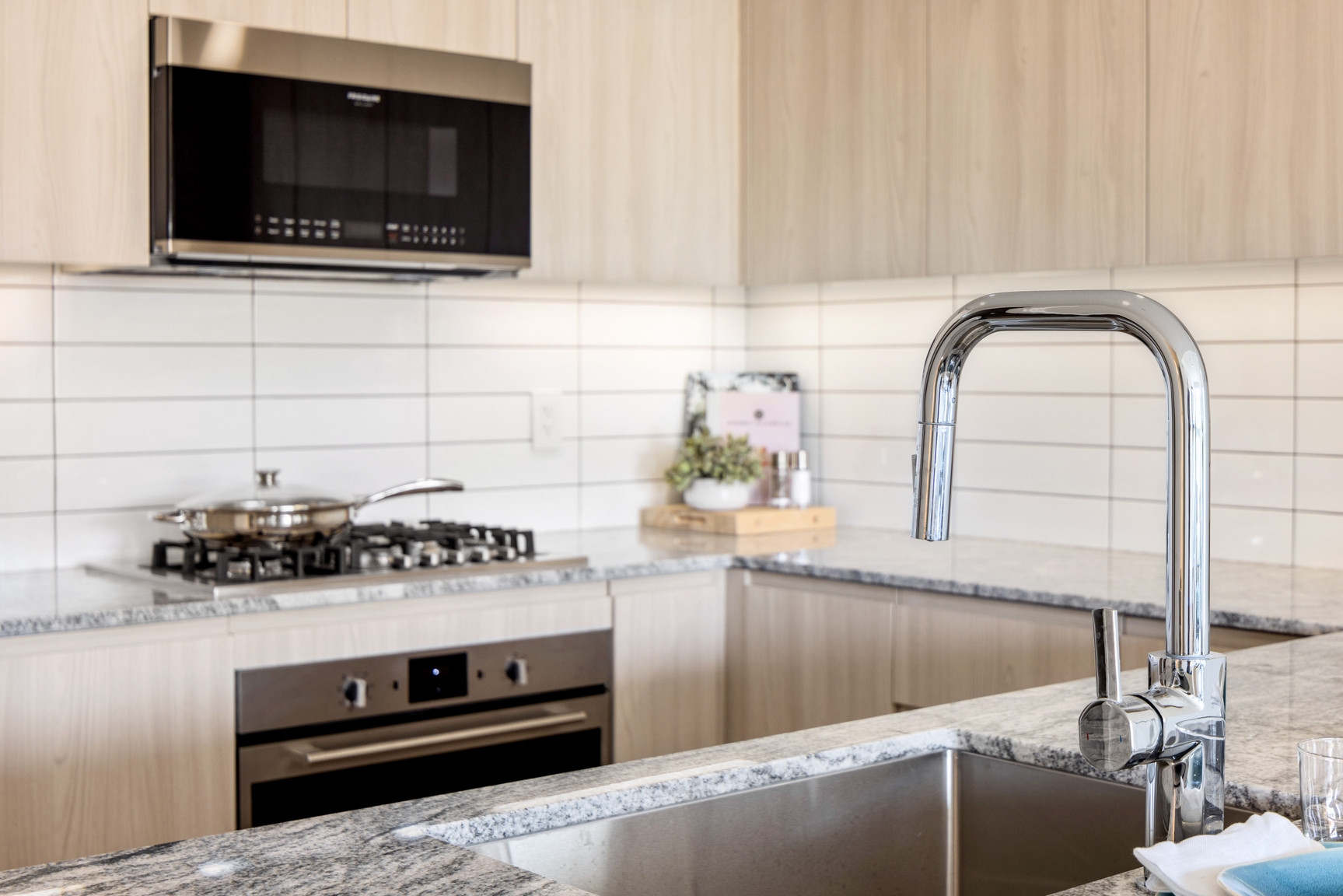 Riva Residences - Photo 6