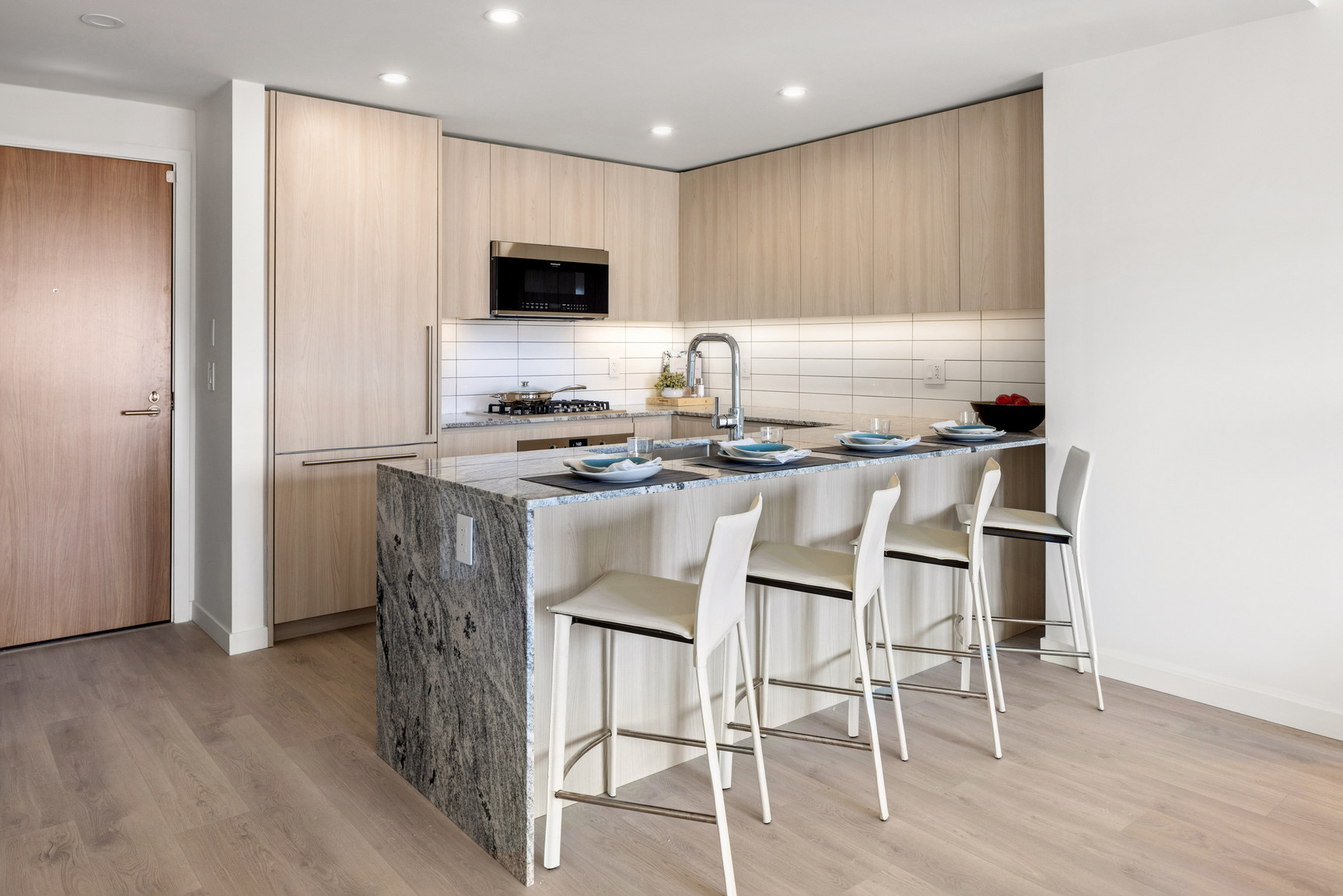 Riva Residences - Photo 9