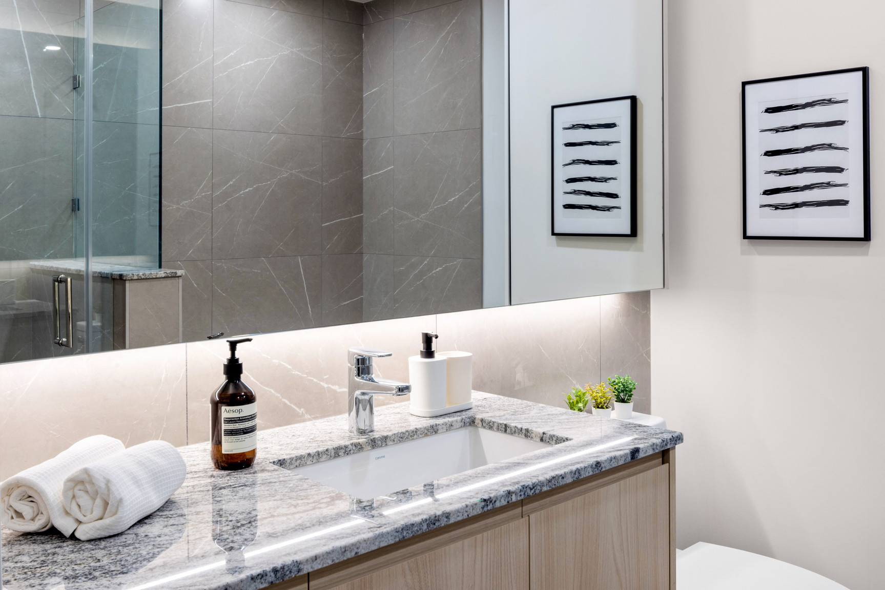 Riva Residences - Photo 29