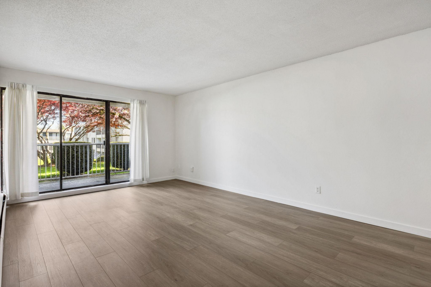 Guildford Gardens - Photo 12