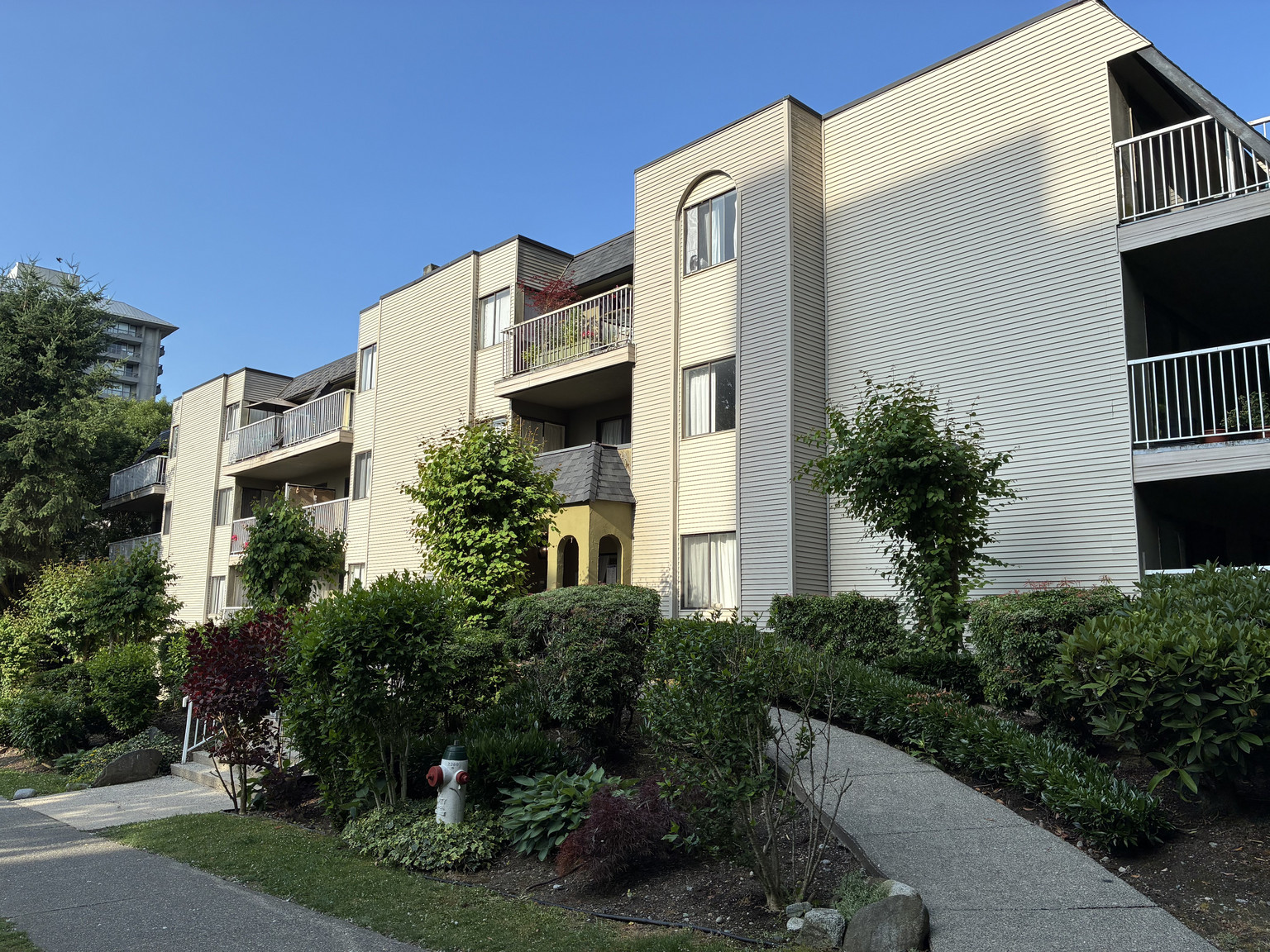 The Woodway Apartments - Move in Today! - Photo 11