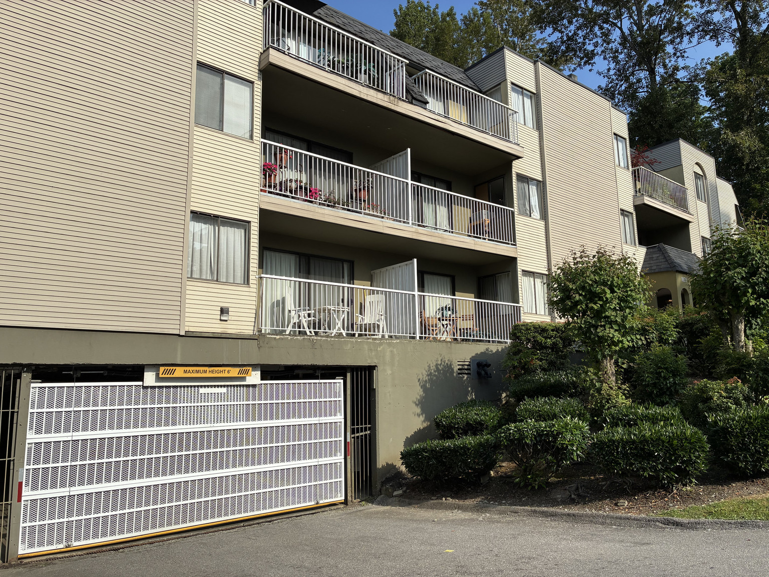 The Woodway Apartments - Move in Today! - Photo 13