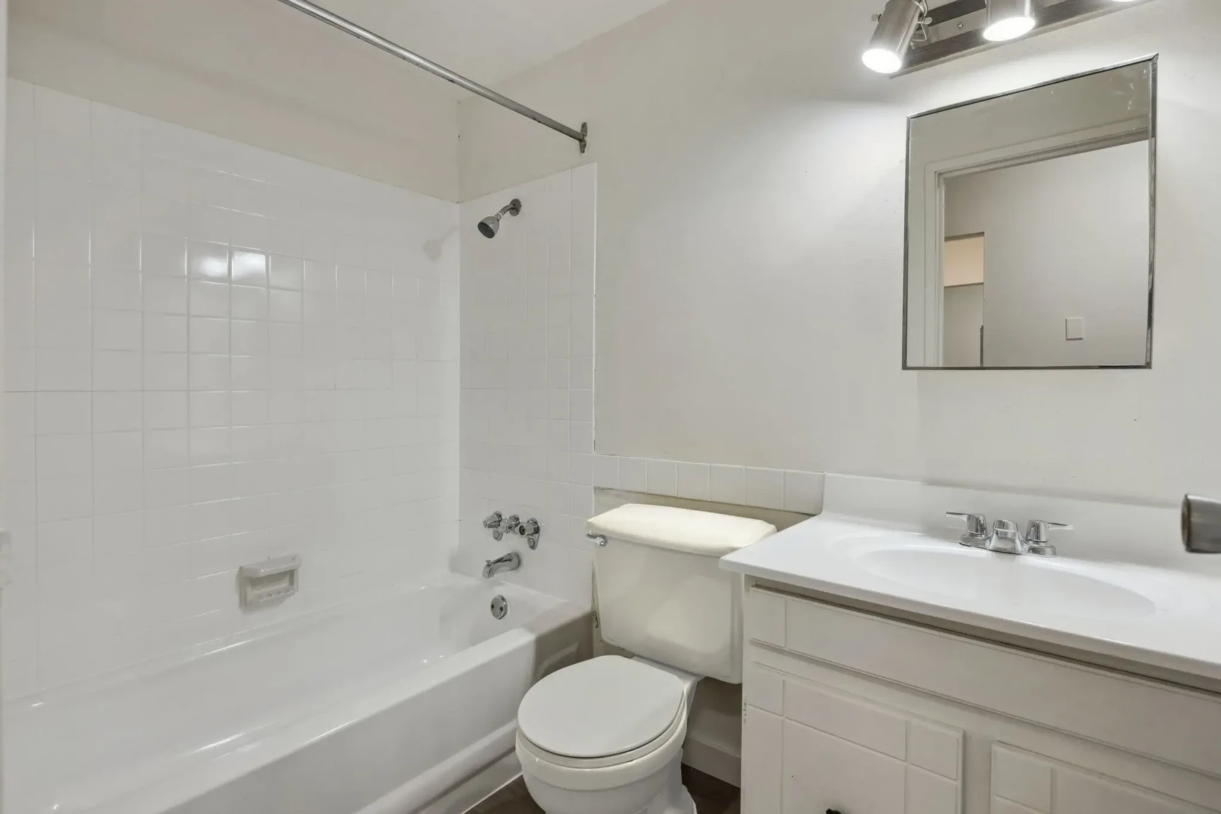 Belaire Apartments - Photo 21