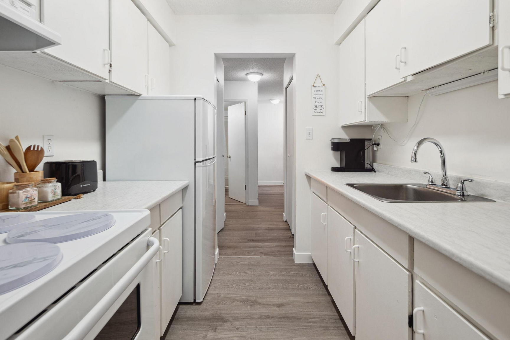 San Mateo Apartments - 814 4th Avenue  - Photo 4