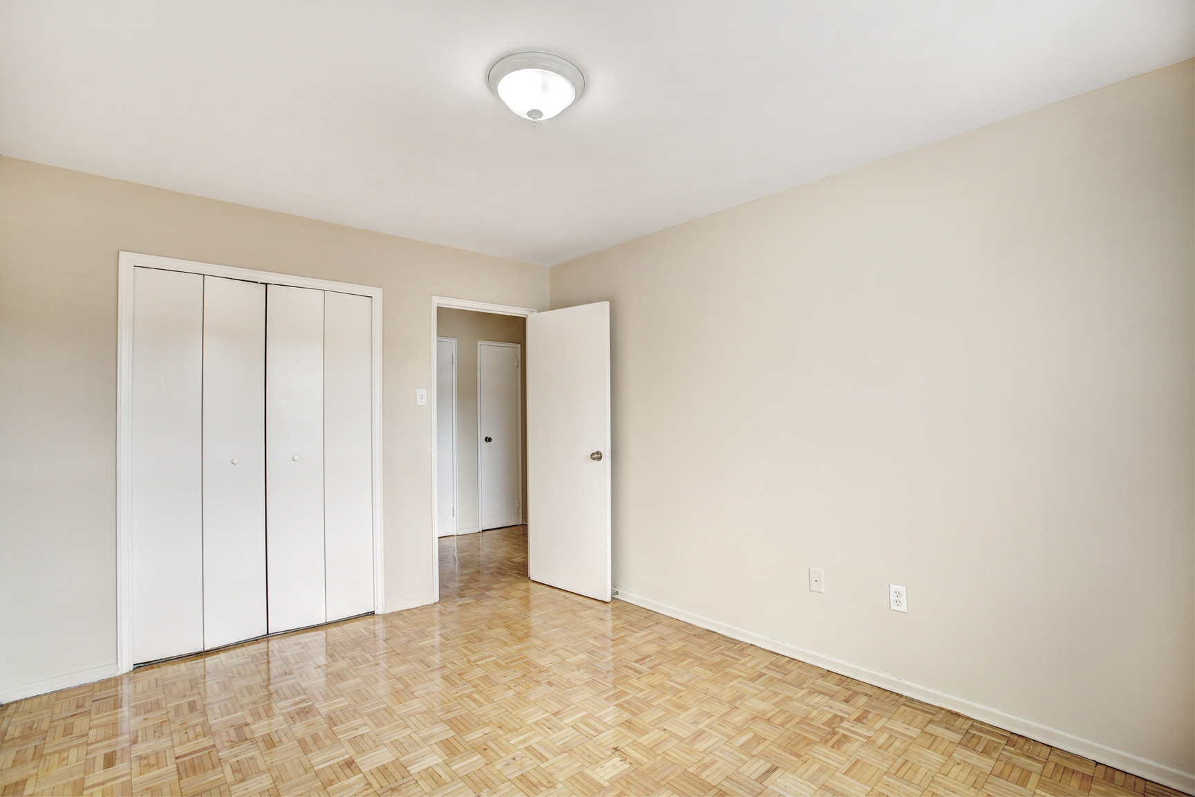 Hurontario - Photo 16
