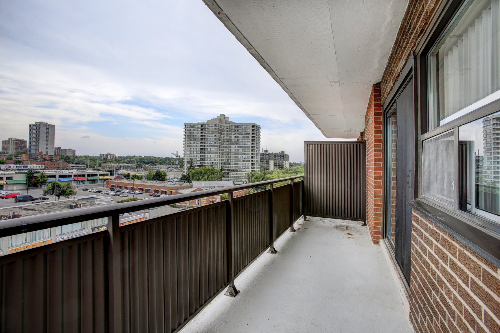 Hurontario - Photo 25