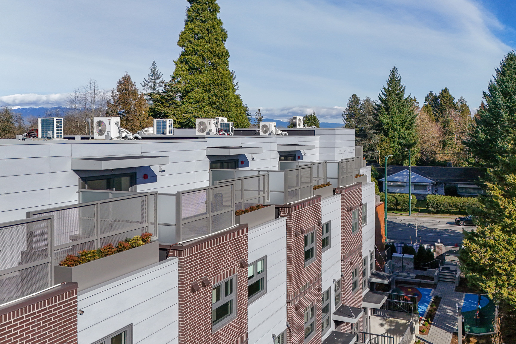 Hawthorne - 4575 Granville St - Photo 37
