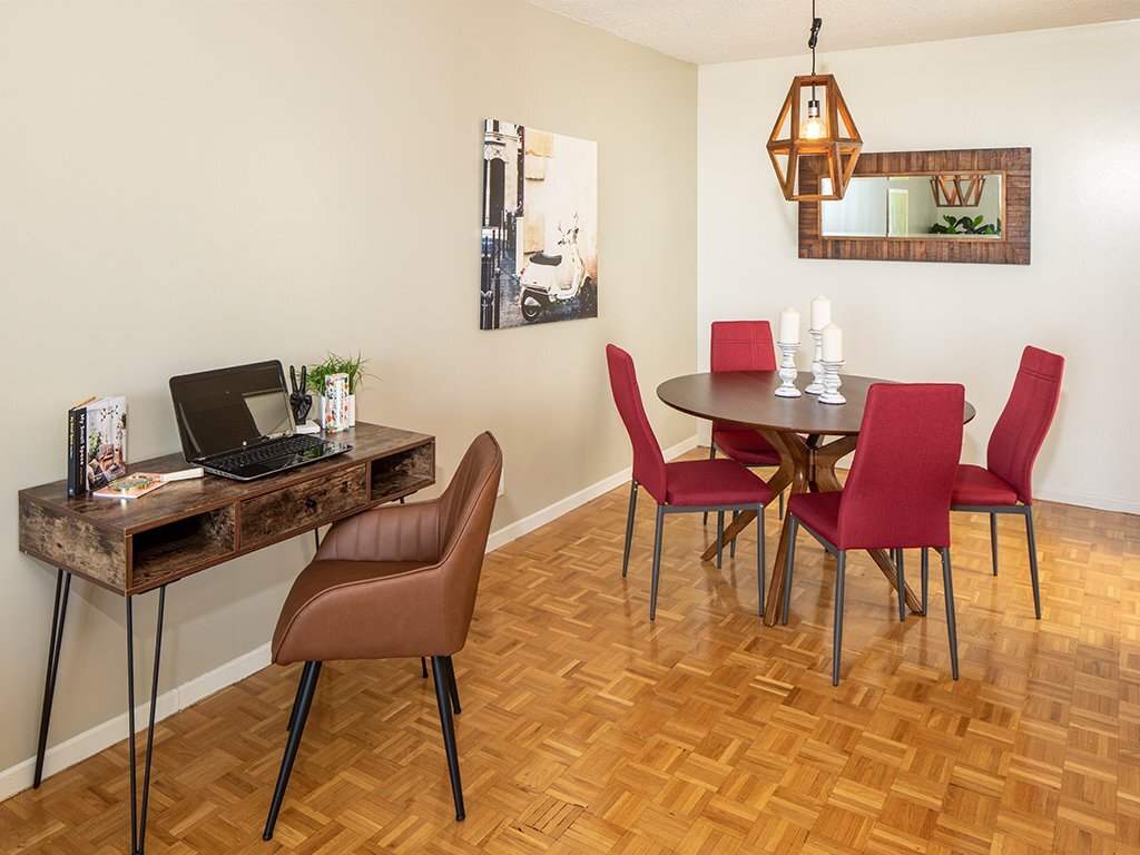 The Oaks Apartments - Photo 2