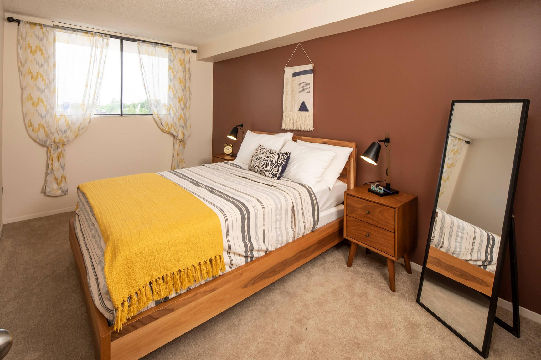 Lakeview Apartments - Photo 9