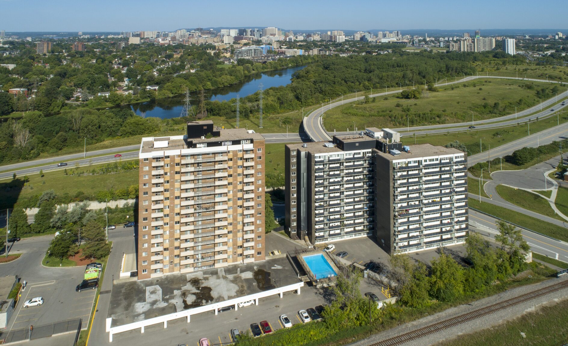 Riverside Towers - Photo 2
