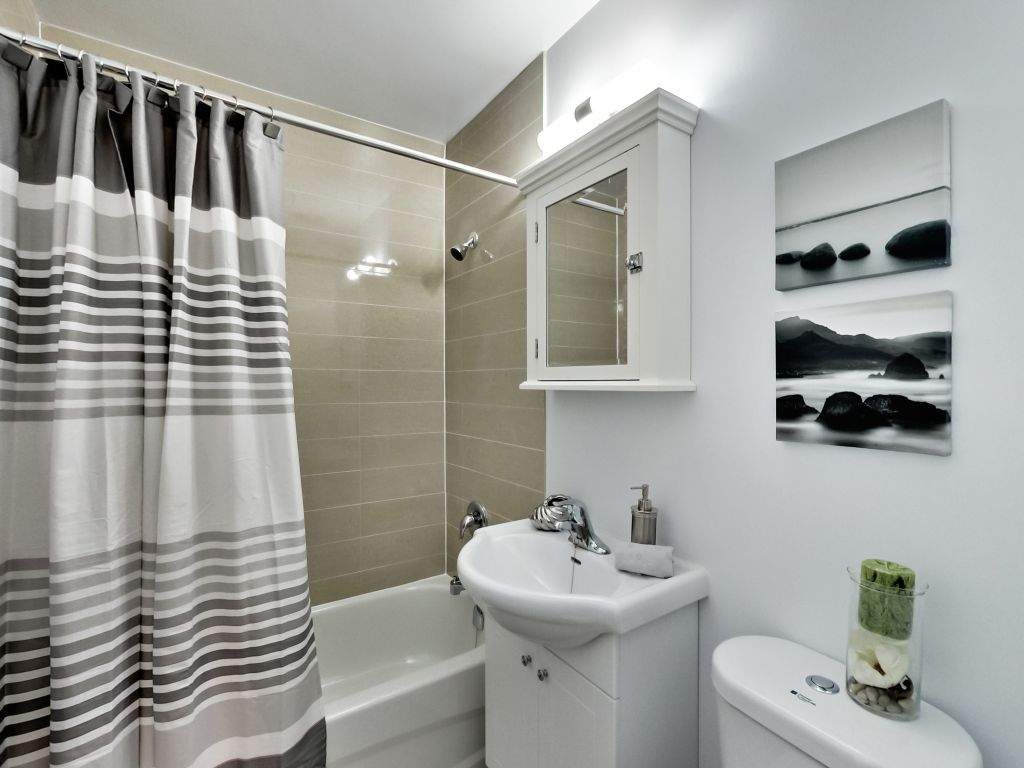 460 Eglinton Avenue East - Photo 15