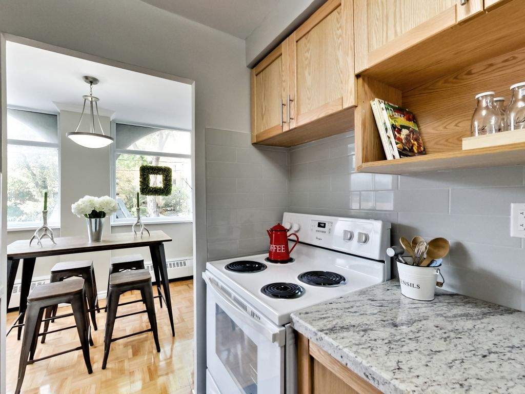 425 Avenue Road - Photo 16