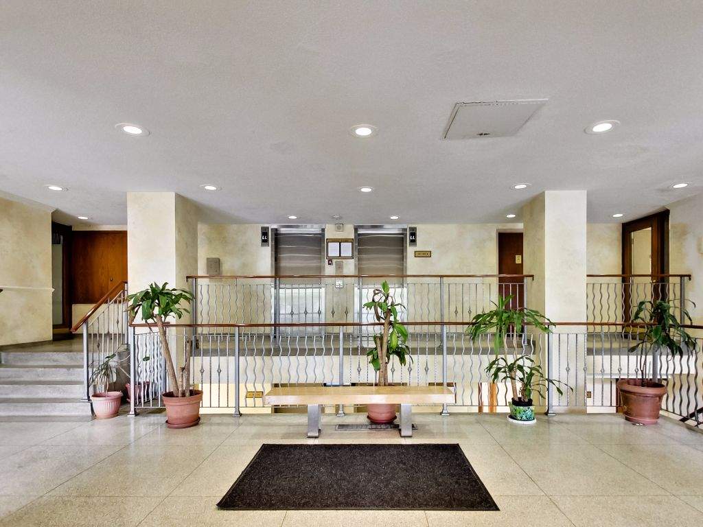 Brentwood Towers - Photo 39