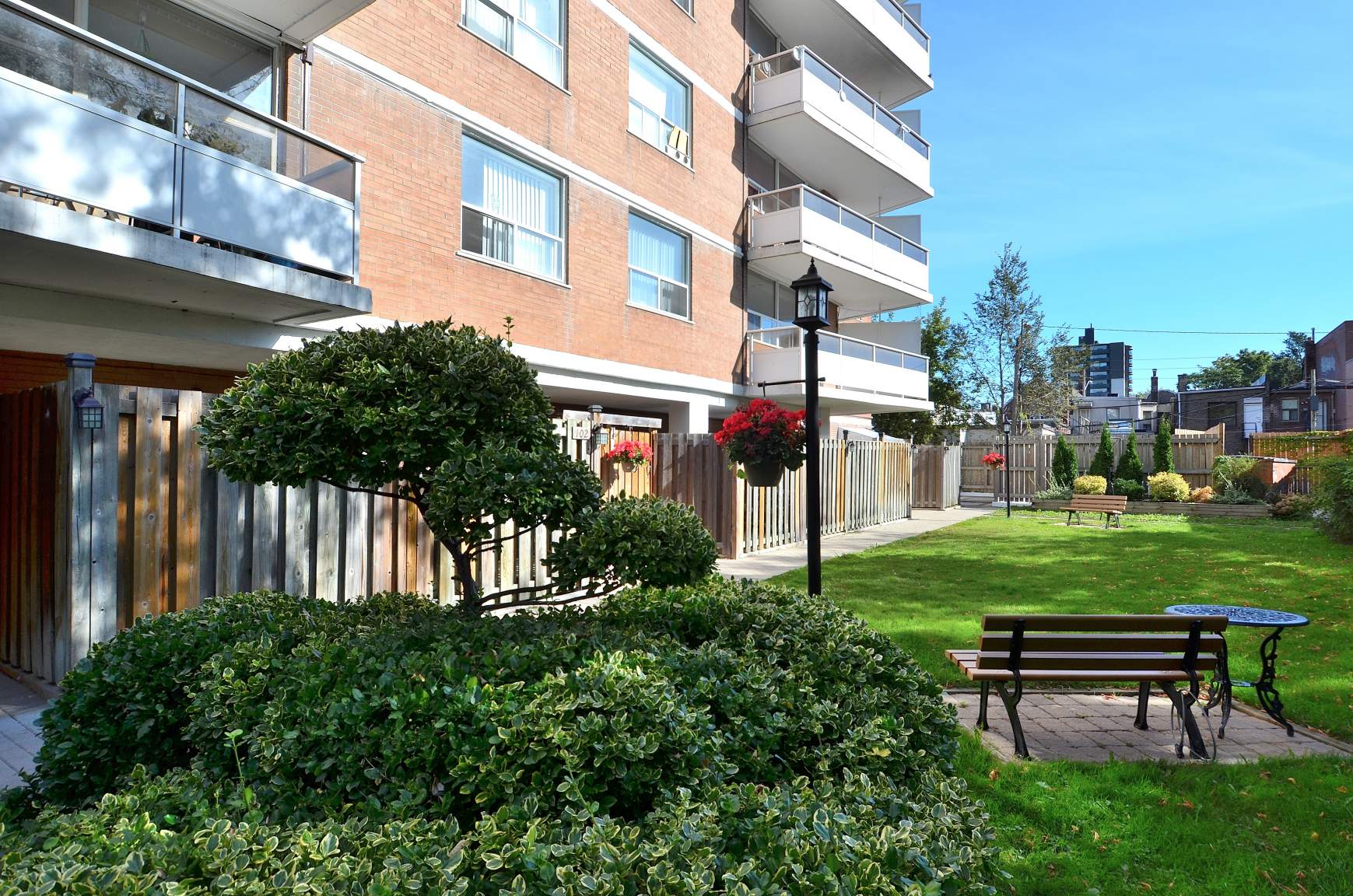 Cosburn Apartments - Photo 15