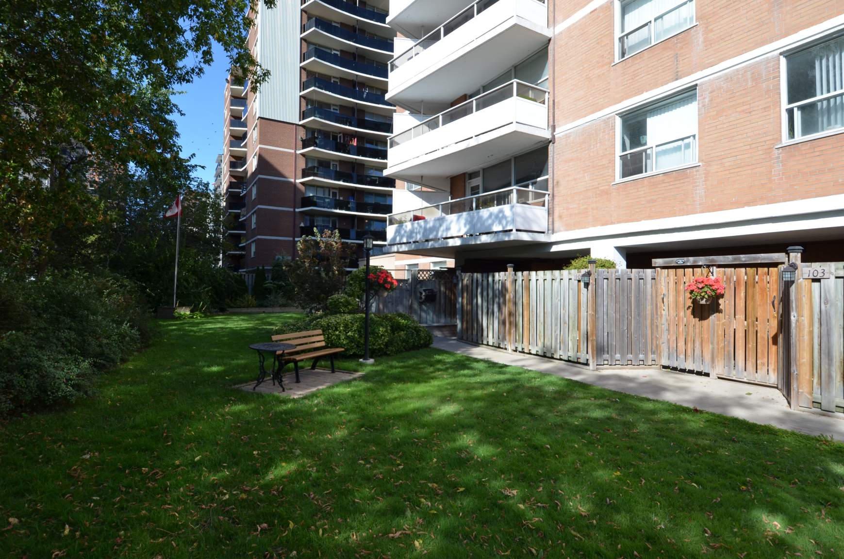Cosburn Apartments - Photo 17