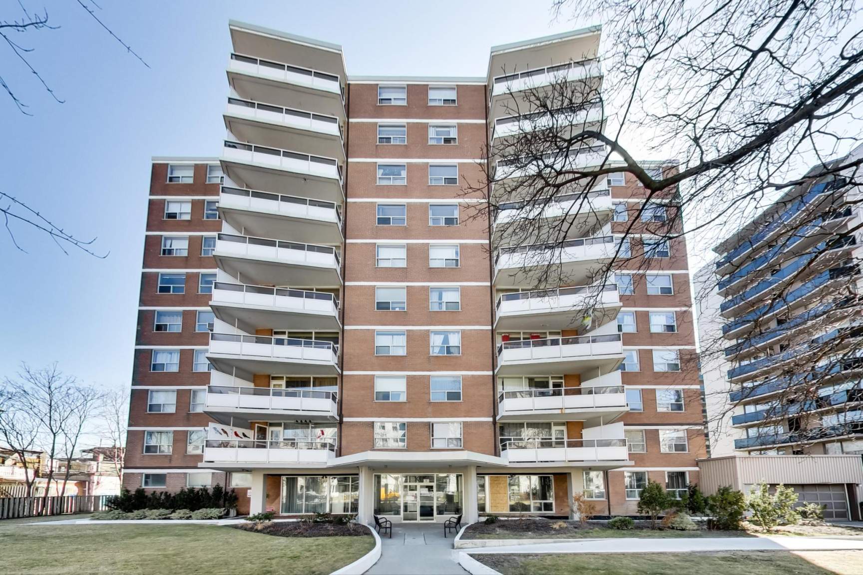 Cosburn Apartments - Photo 3