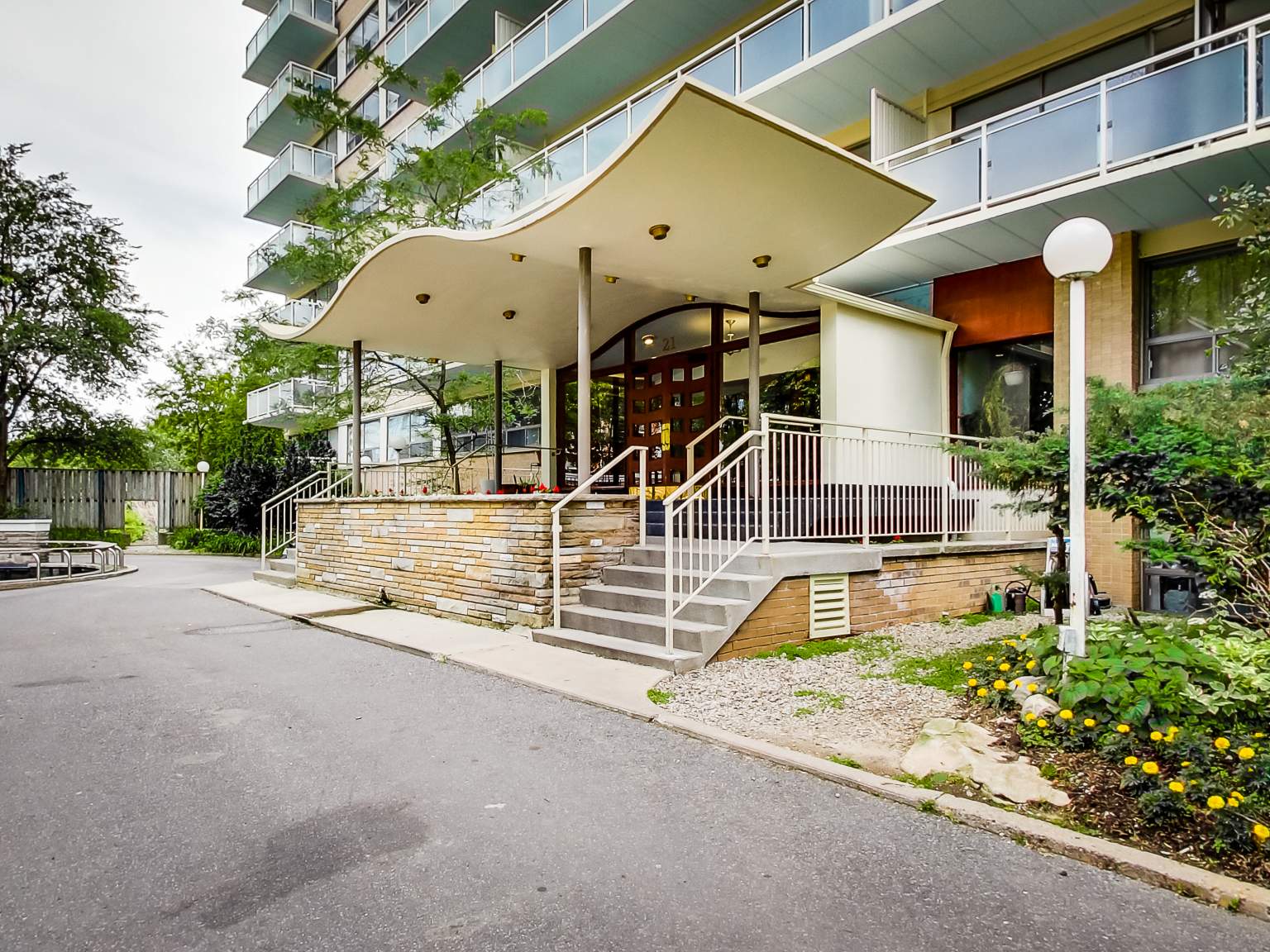 Brentwood Towers - Photo 35