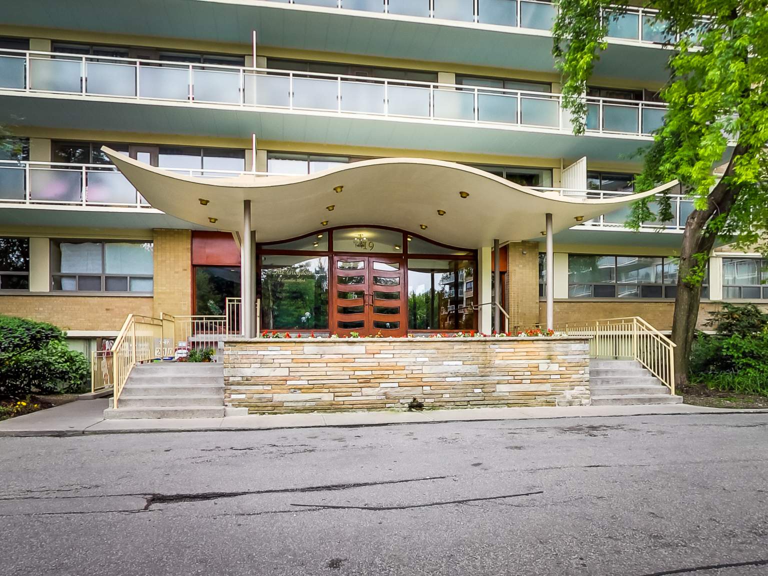 Brentwood Towers - Photo 31