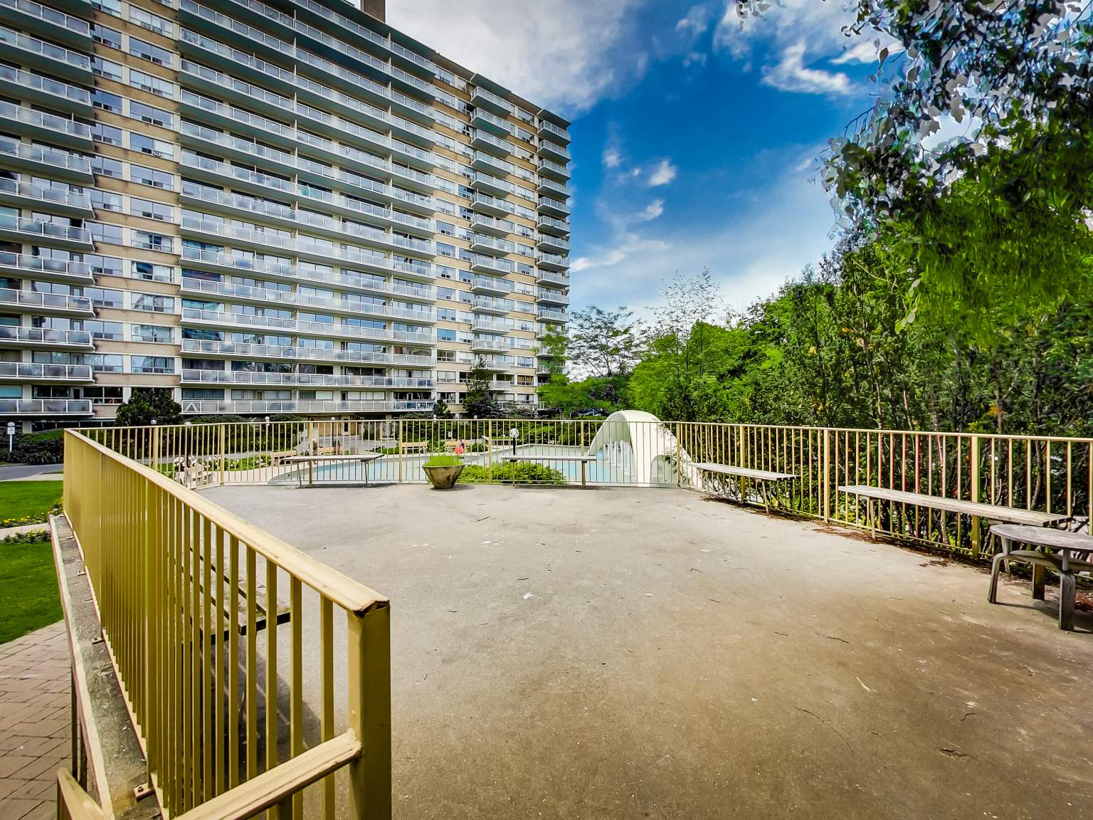 Brentwood Towers - Photo 9