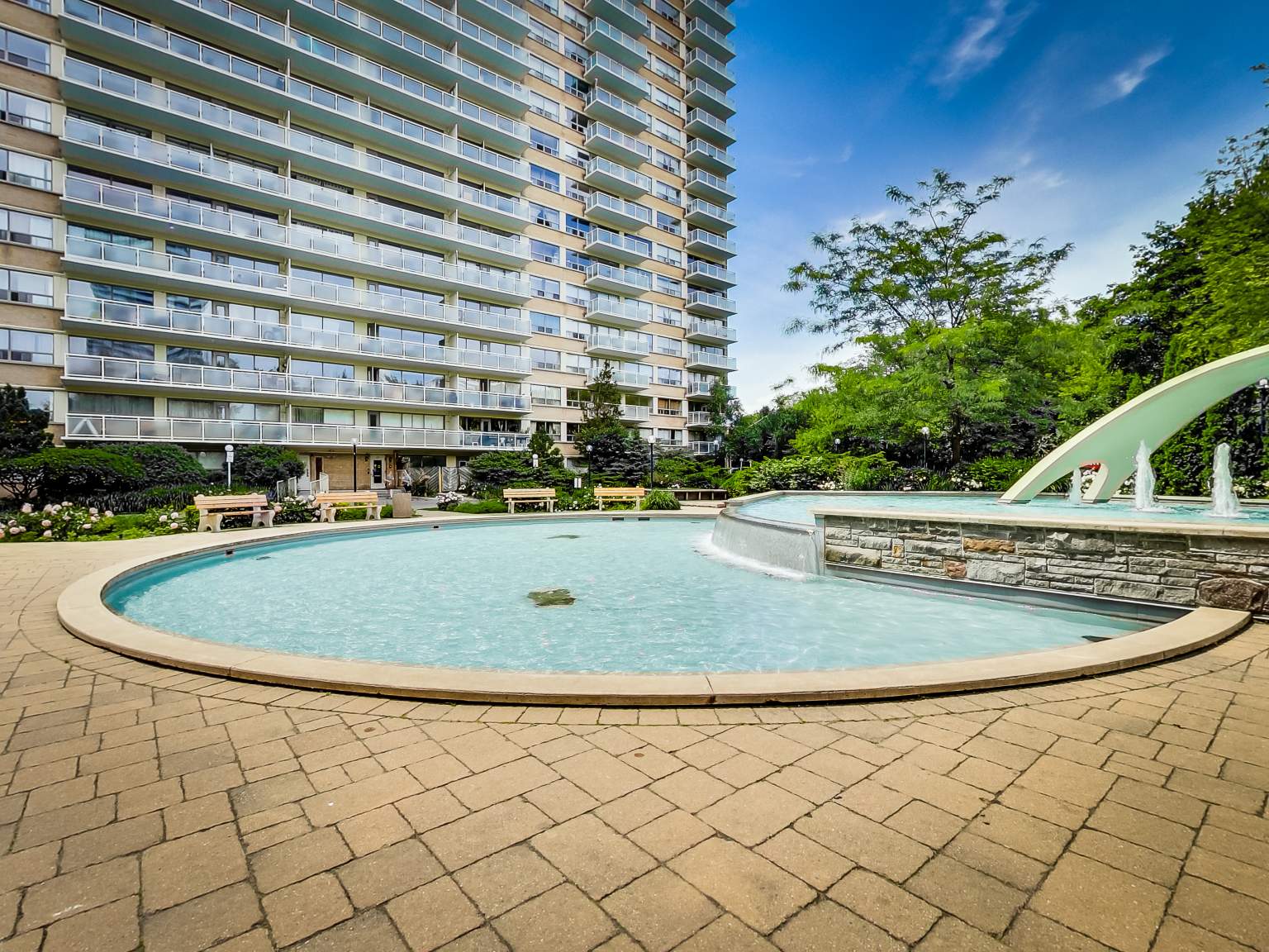 Brentwood Towers - Photo 5