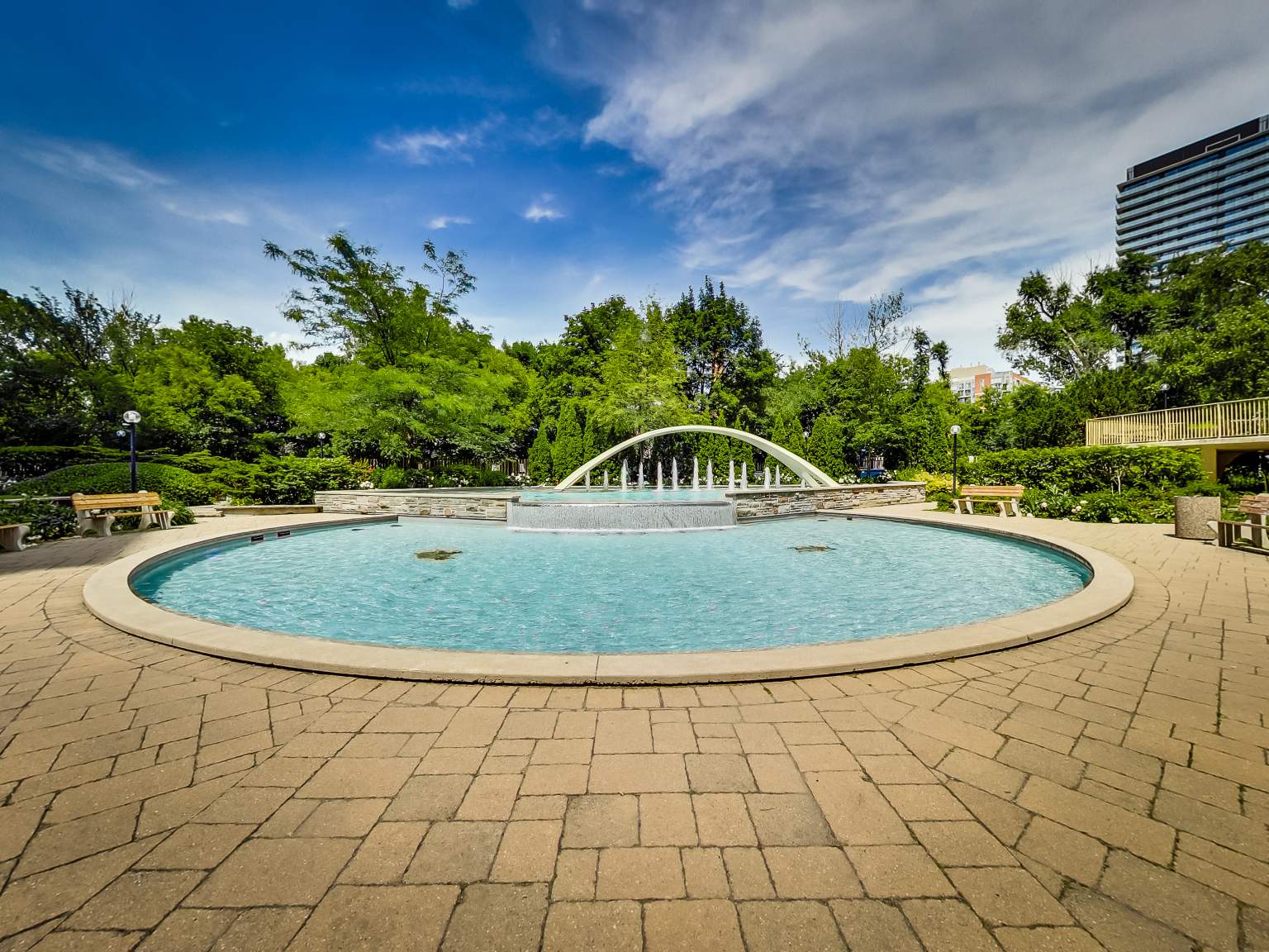 Brentwood Towers - Photo 7