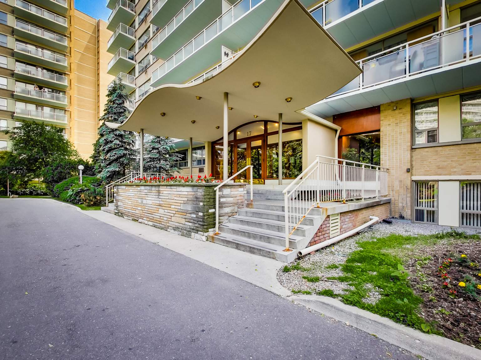 Brentwood Towers - Photo 29