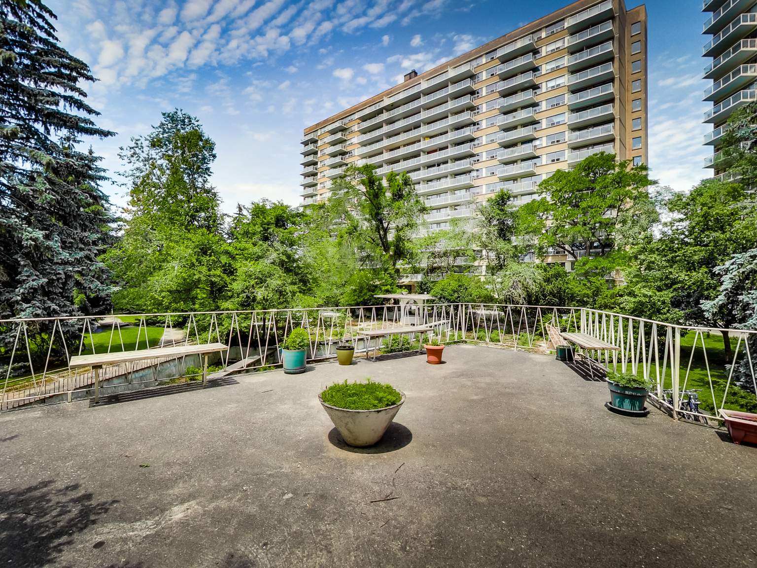 Brentwood Towers - Photo 11