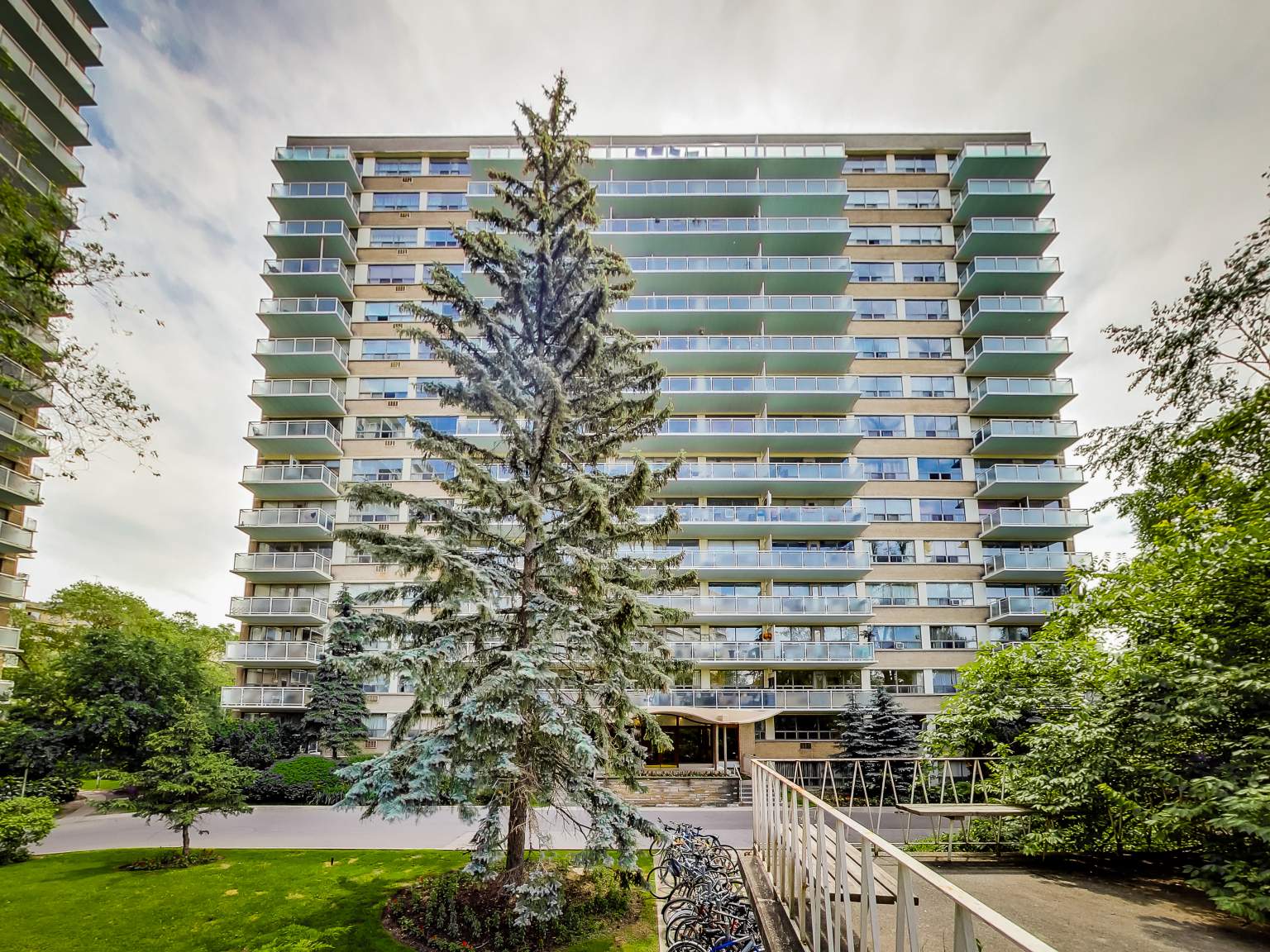 Brentwood Towers - Photo 21