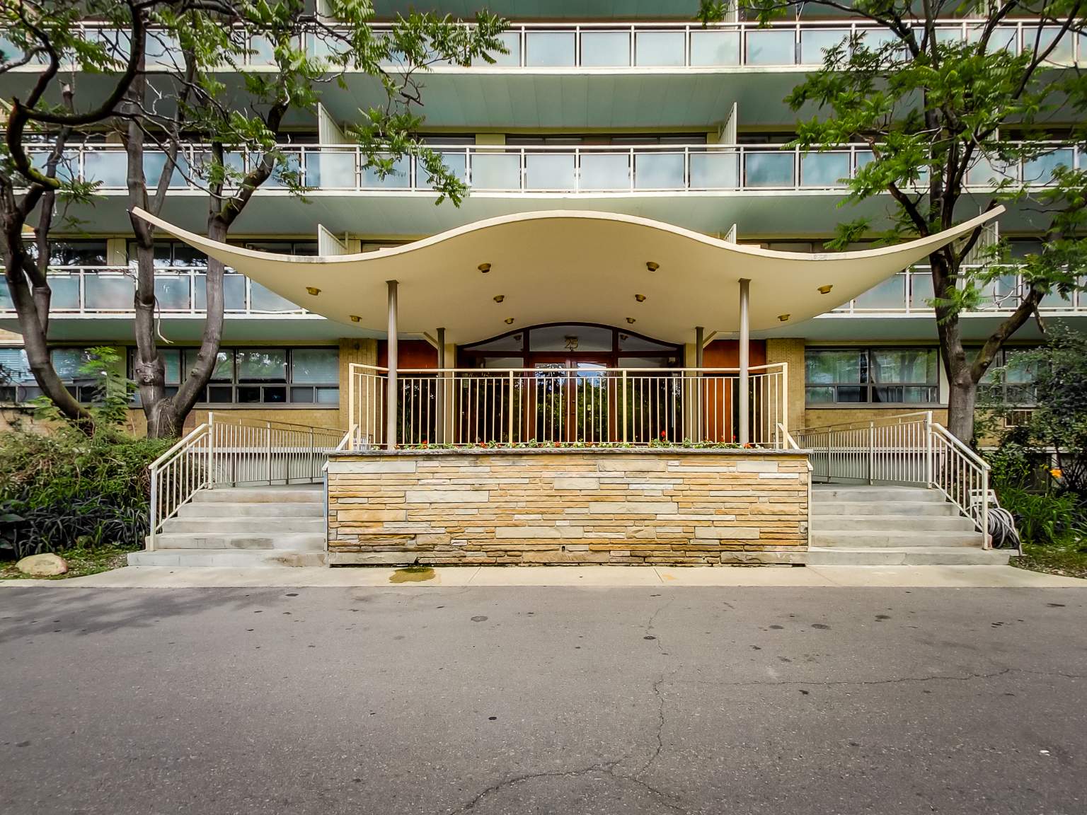 Brentwood Towers - Photo 25