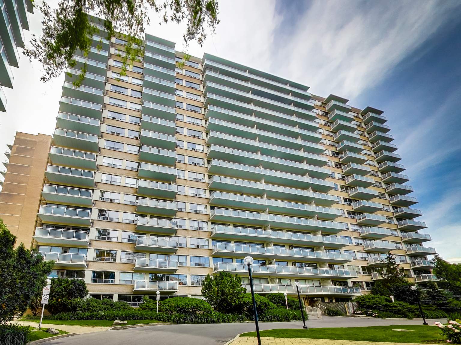 Brentwood Towers - Photo 17