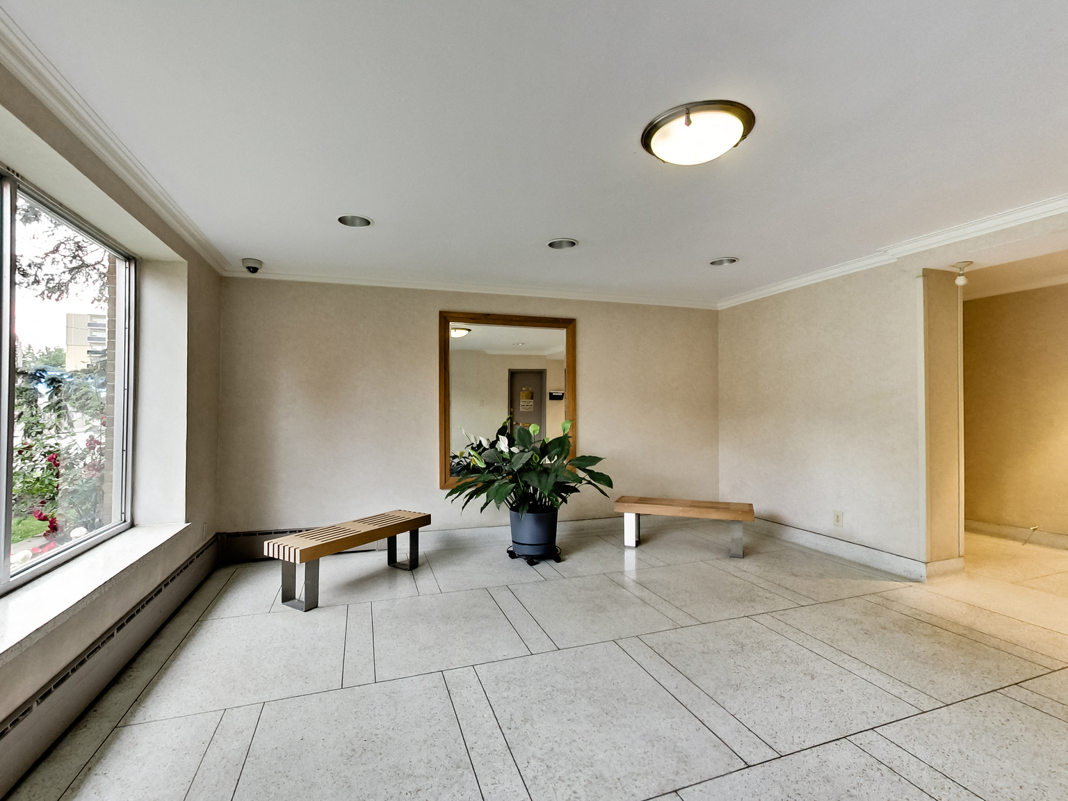 460 Eglinton Avenue East - Photo 8