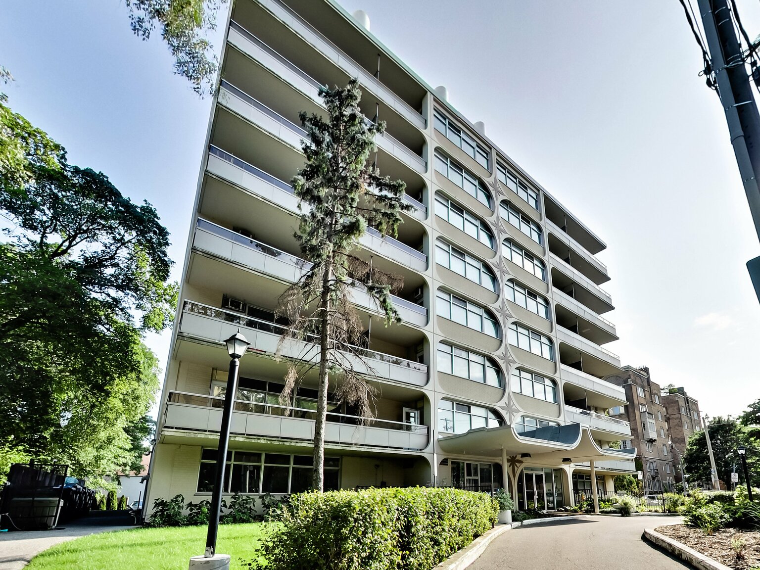 425 Avenue Road - Photo 2