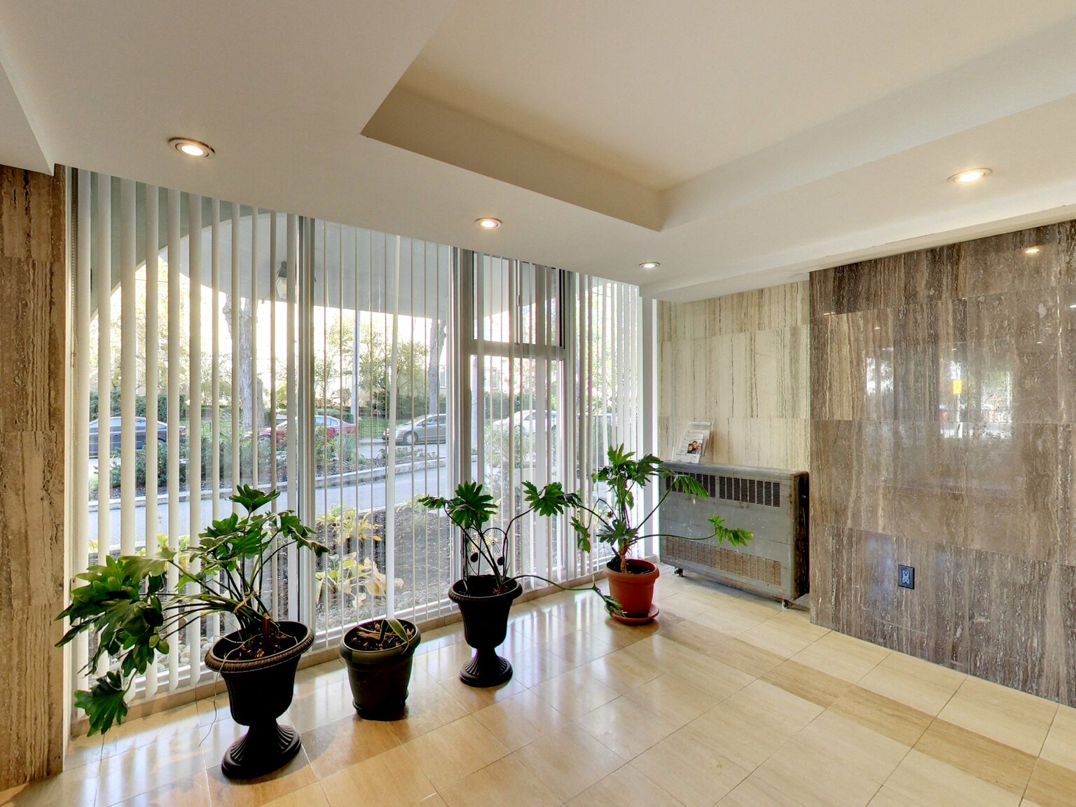 425 Avenue Road - Photo 15